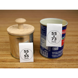 small can of tomato paste