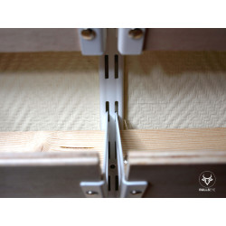 étagères fixées sur crémaillère double perforation