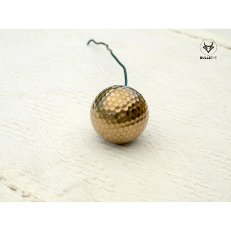 boule dorée avec fil de fer boule dorée avec fil de fer